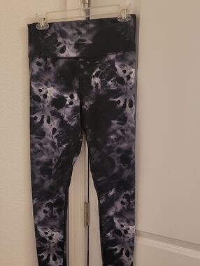 Glyder Sultry Black and Gray Tie-Dye High-Waist Leggings